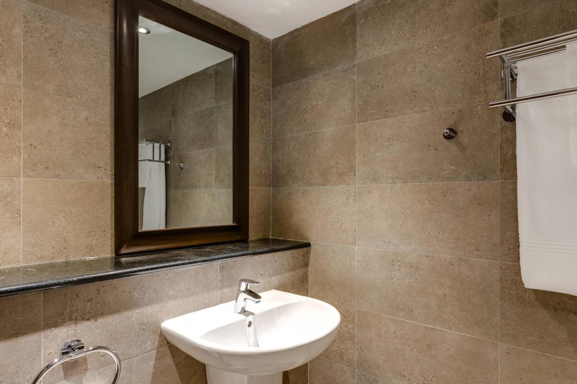Protea Hotel By Marriott Owerri Select Ngoại thất bức ảnh