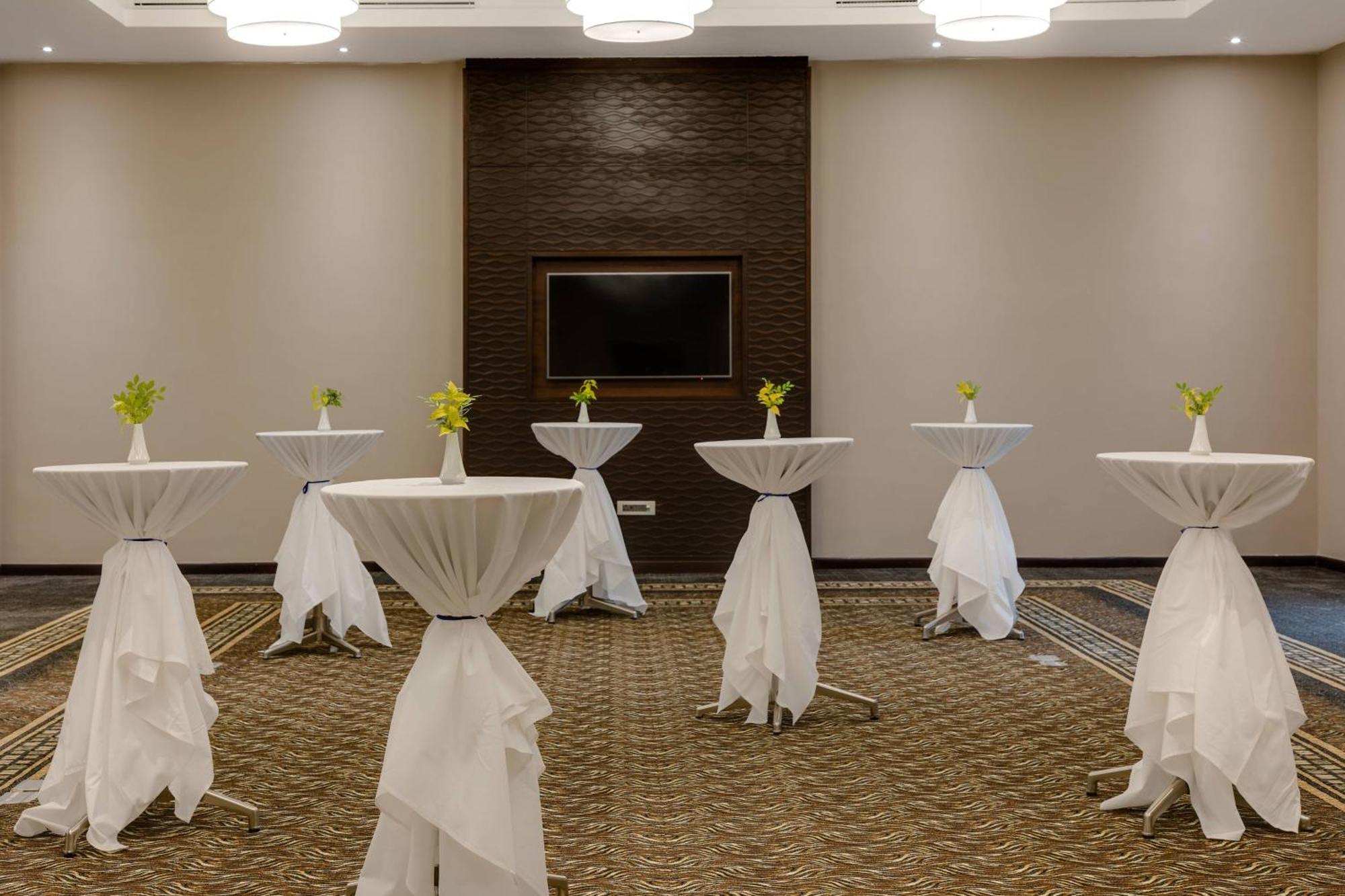 Protea Hotel By Marriott Owerri Select Ngoại thất bức ảnh