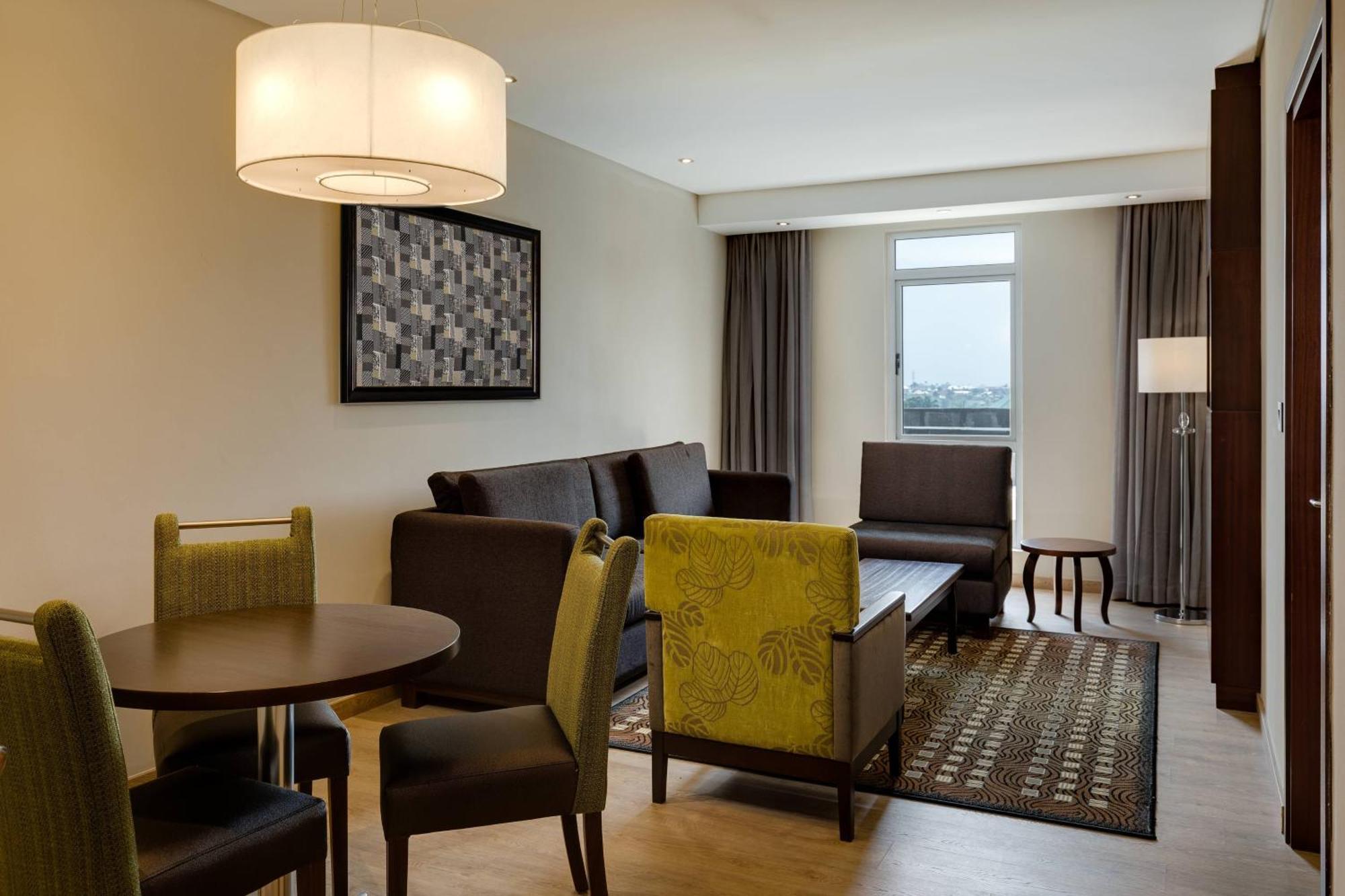 Protea Hotel By Marriott Owerri Select Ngoại thất bức ảnh