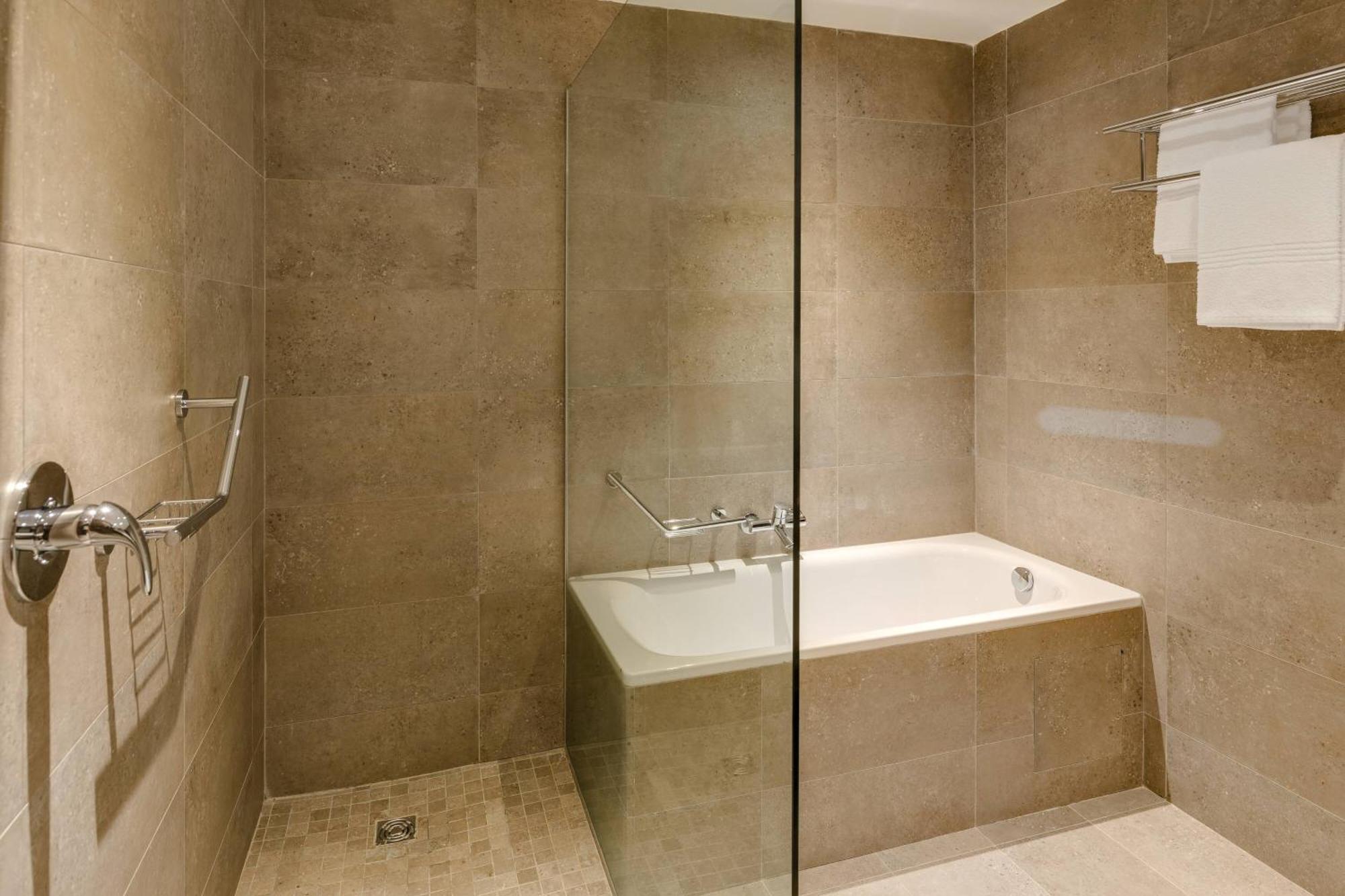 Protea Hotel By Marriott Owerri Select Ngoại thất bức ảnh
