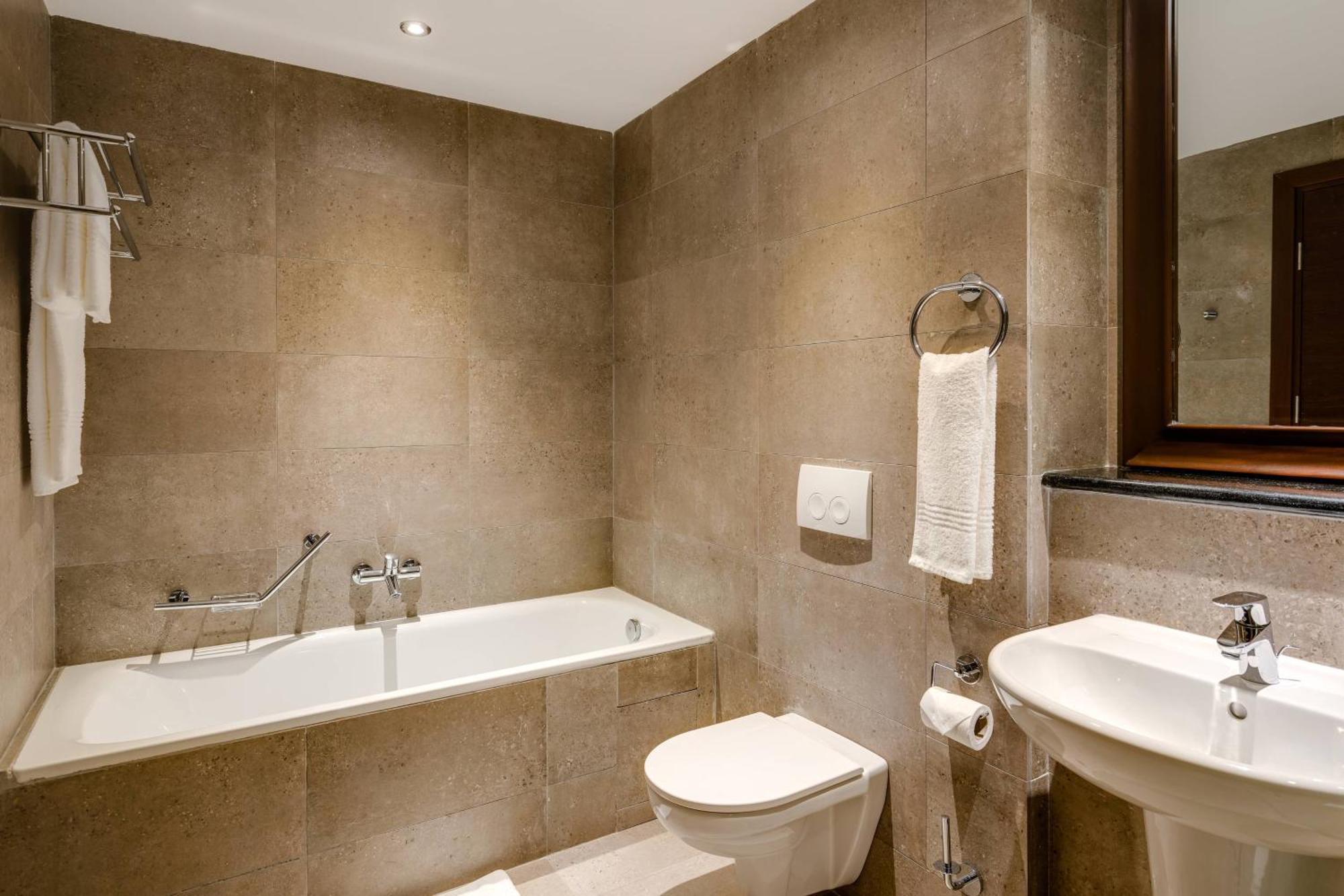 Protea Hotel By Marriott Owerri Select Ngoại thất bức ảnh